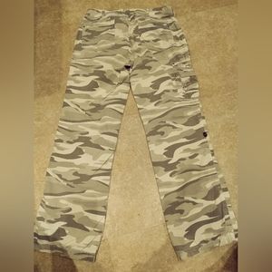 Cabela's size 6 camo pants
